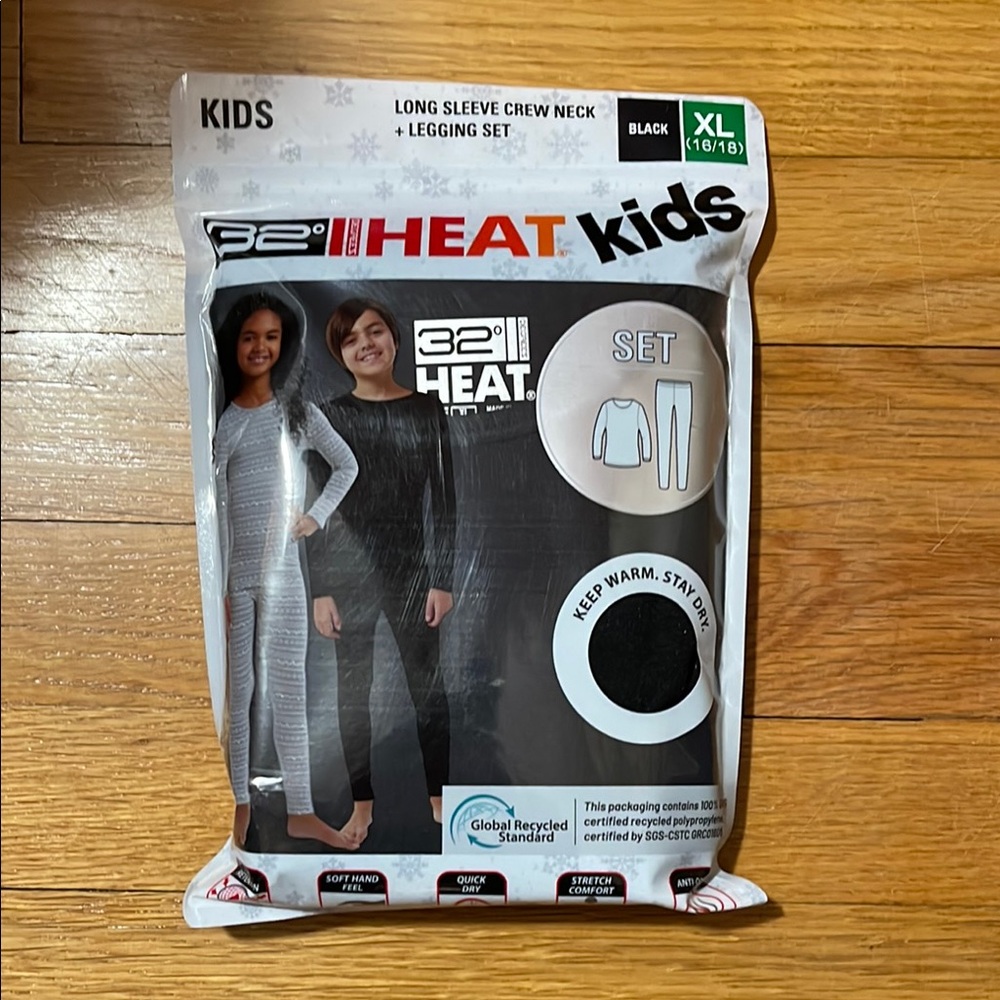 32 Degrees Heat Kids Black Thermal Set